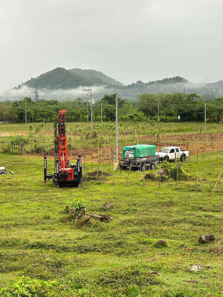 Perforación de pozo ganadero en Honduras